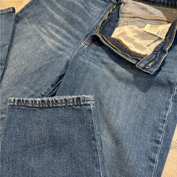 Old Navy Women's High Rise Dark Blue Jeans - Picture 2 of 5